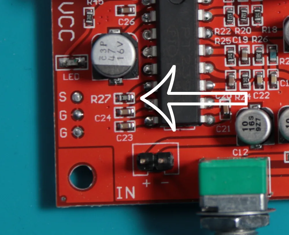 Close-up of the board with the location of the R27 surface-mount resistor highlighted.
